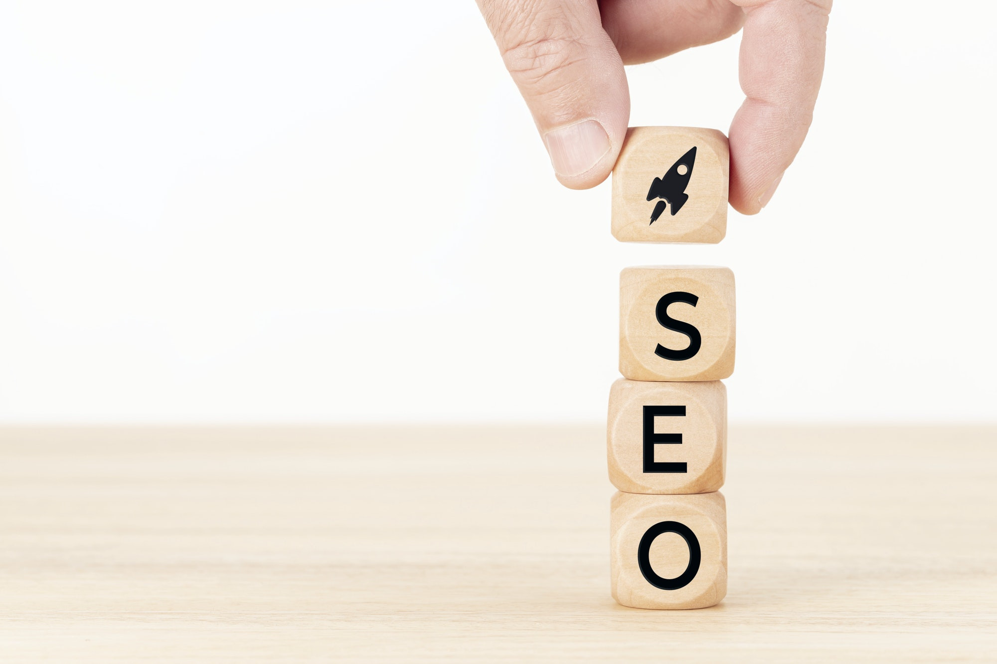 Concept de référencement ou d'optimisation des moteurs de recherche. 